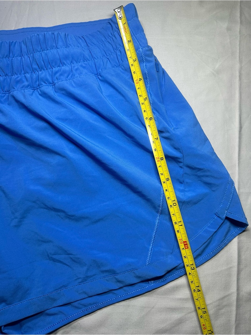Lululemon athletica beach ball blue Hotty high-rise lined shorts 2.5” - Picture 13 of 13